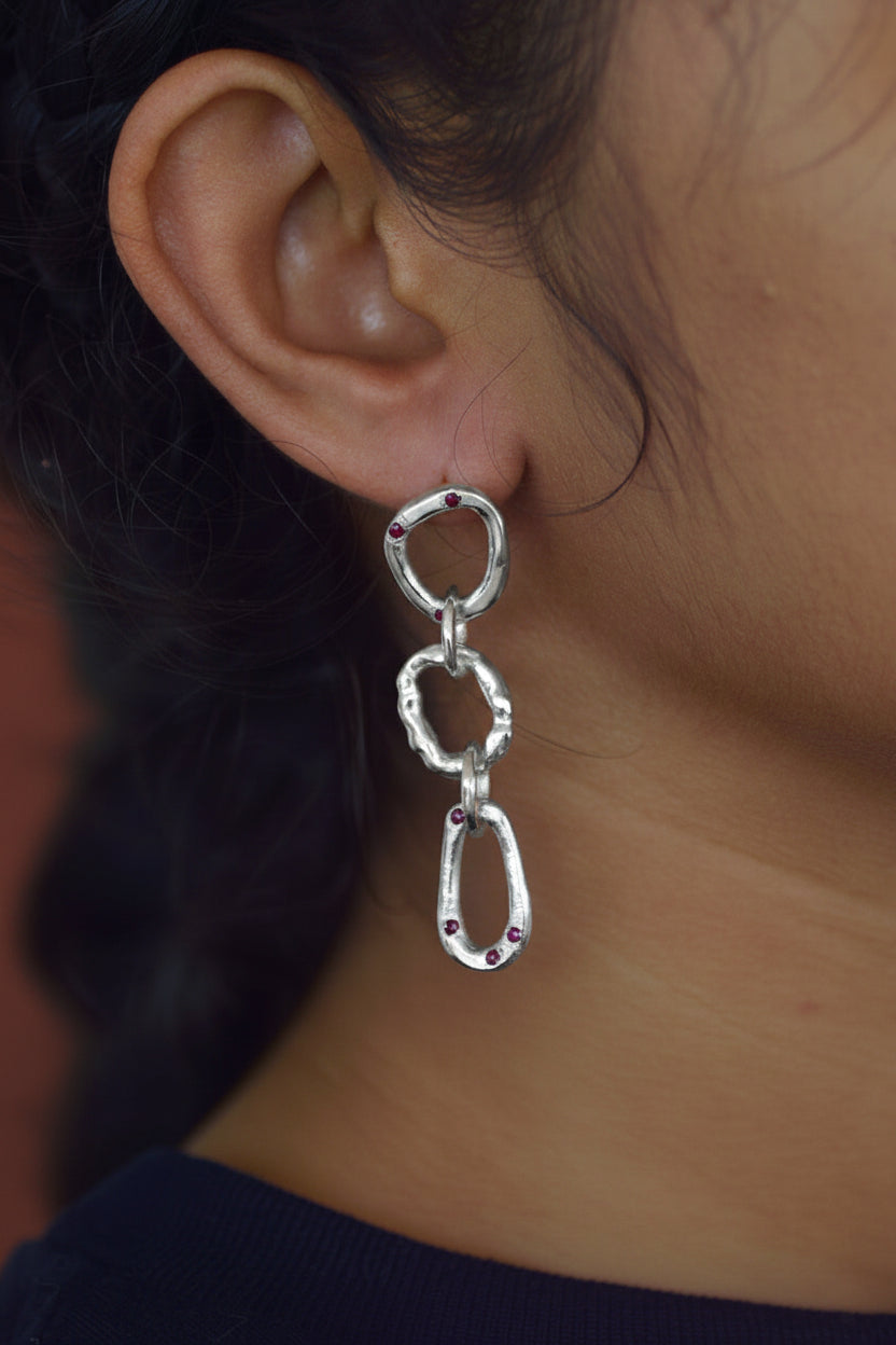 Nova Chain Silver Earrings | Garnet