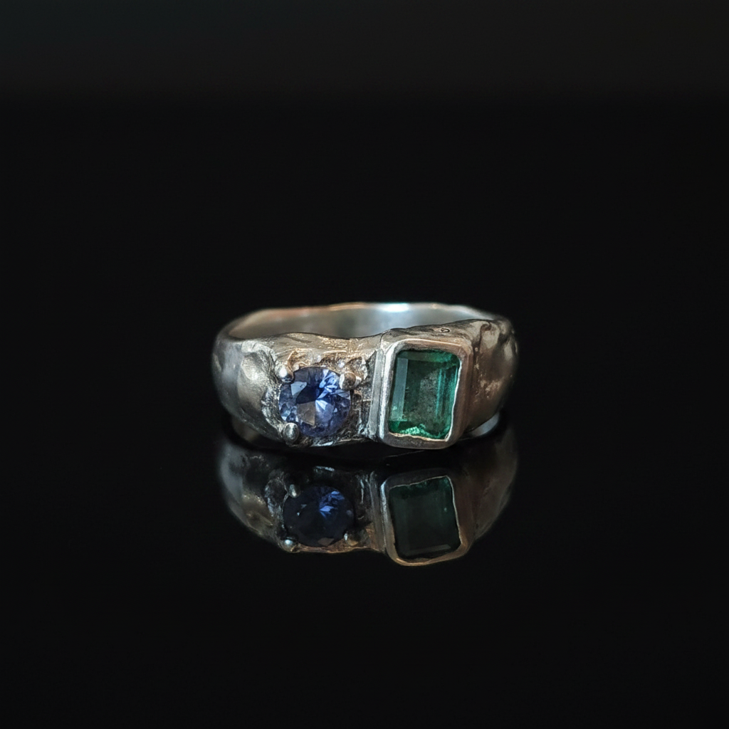Duet Silver Ring | Blue Sapphire & Emerald 2047-1