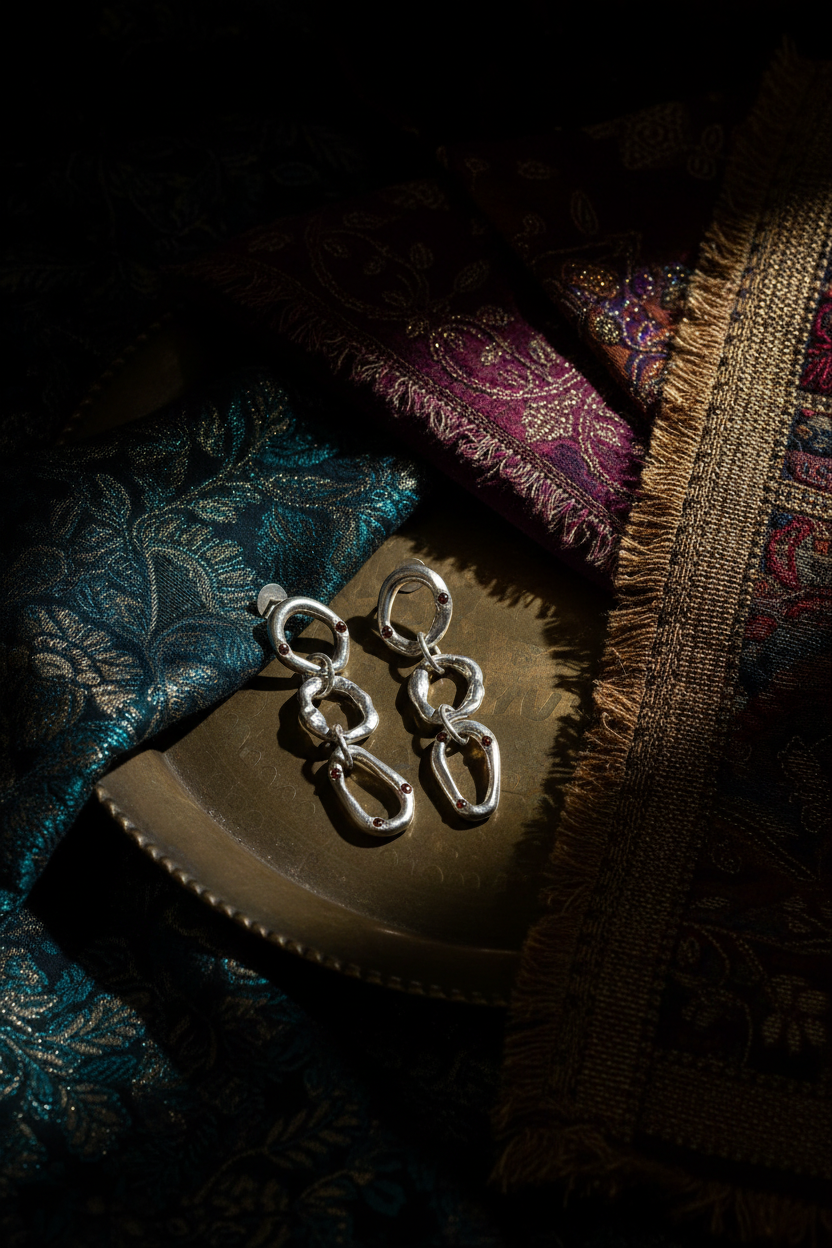 Nova Chain Silver Earrings | Garnet