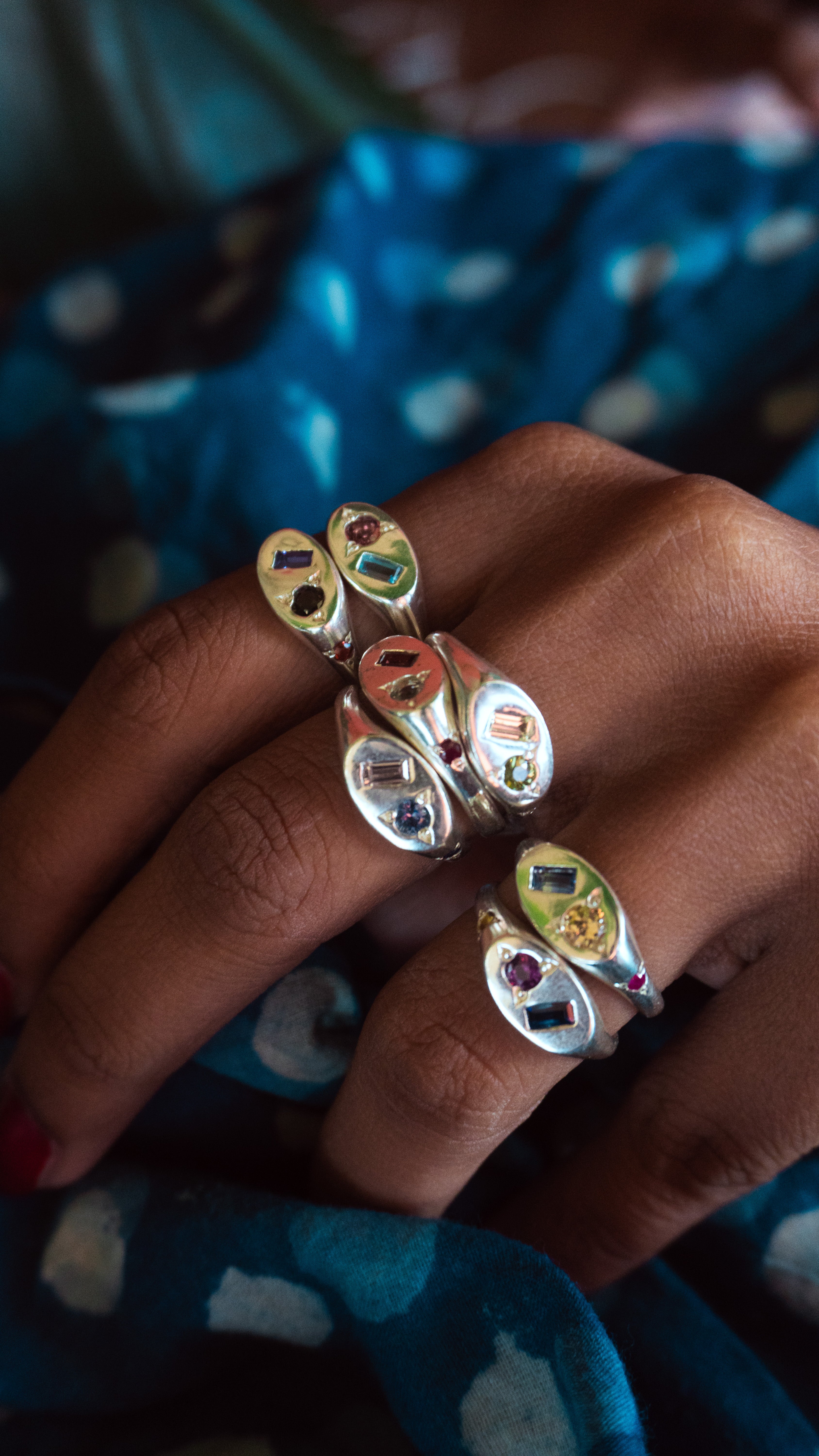 Pickle Mini Oval Silver Signet | Garnet, Ruby & White Sapphire 2065-8