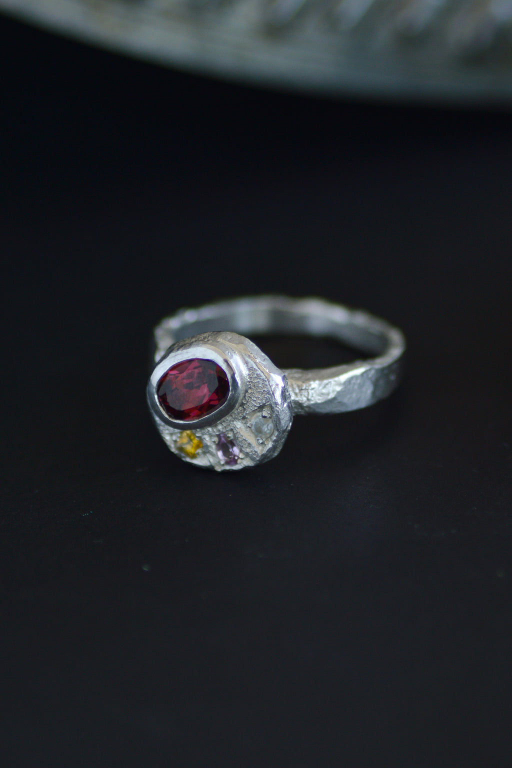 Sculpture Silver Ring - Garnet & Sapphire 1218-1