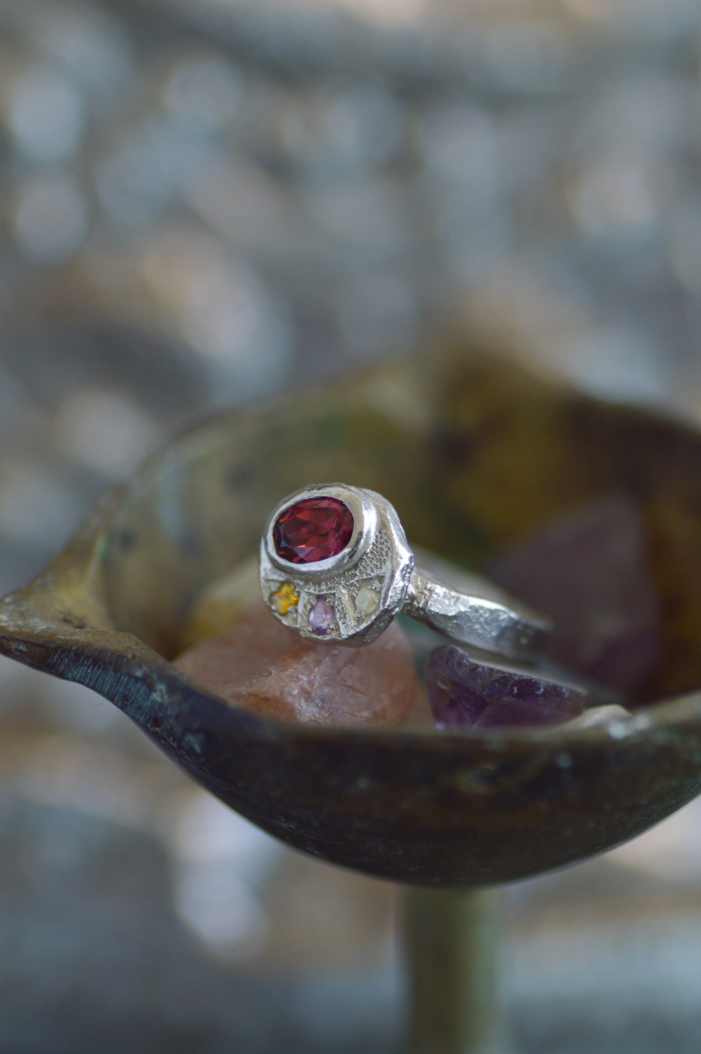 Sculpture Silver Ring - Garnet & Sapphire 1218-1