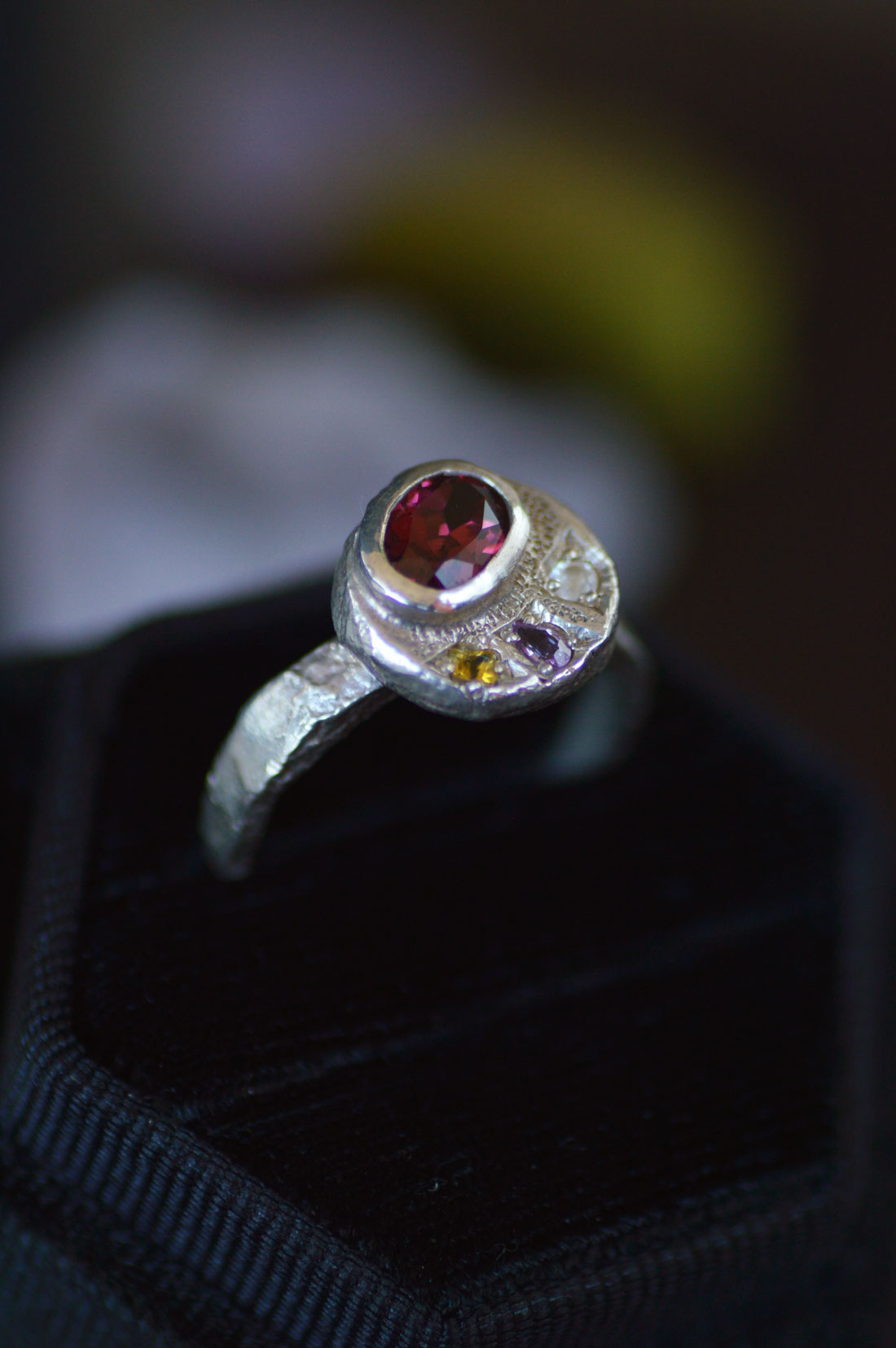 Sculpture Silver Ring - Garnet & Sapphire 1218-1