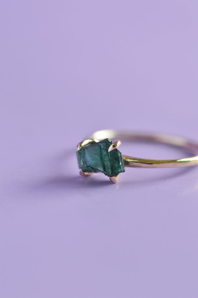 Uncut Tourmaline Claw 12ct Gold Ring